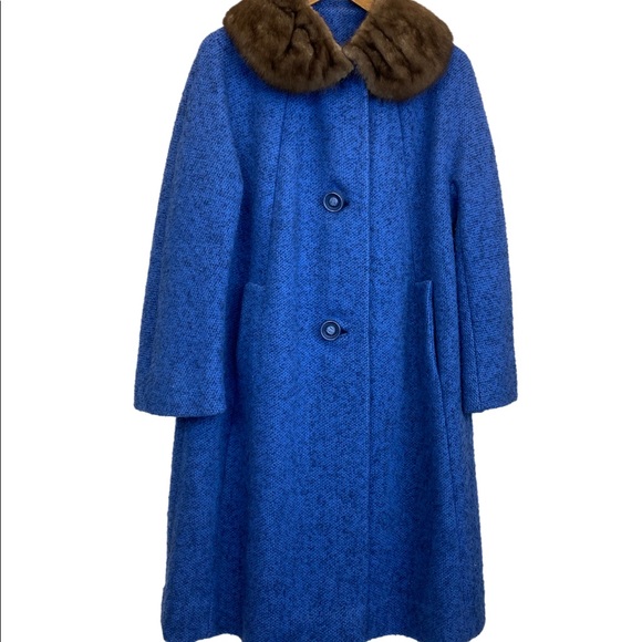 JEWEL-TONE BOUCLÉ DOLMAN RAGLAN SLEEVE SWING COAT with GATHERED MINK COLLAR - Picture 2 of 7